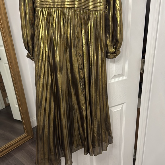 Equipment Macin Pleated Silk-Blend Lamé Midi Dress 8 - Picture 12 of 12